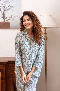 Conjunto de pijamas de algodón puro, ropa de dormir suave con pantalones cortos, patrón Floral y Anime, PJ's para la temporada de primavera para damas de honor, descanso - Product Image 3