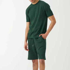 Conjunto de camiseta y pantalones cortos de verano de 2 piezas, ligero, con logo personalizado, de algodón transpirable, cuello redondo, para hombre. - Product Image 5