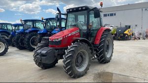 Tracteurs Massey Ferguson conçus pour de longues heures de travail. - Product Image 3