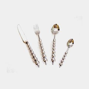 Juego de Cubiertos de Acero Inoxidable, Duradero y Ecológico para Fiestas y Cualquier Ocasión - Product Image 1