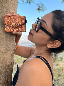 Gran oferta, estuches para monedas cambiantes de tamaño pequeño hechos a mano con herramientas manuales, elegantes carteras de cuero tallado occidental con múltiples usos con llaveros - Product Image 2