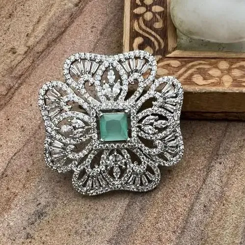 Nieuwste Mooie Vierkante Stijl Ontwerper Vinger Ring Gemaakt Met Verzilverde Amerikaanse Diamant Cz Zirkoon Kleur Steen Voor Vrouw