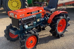 Tractor Agrícola Compacto Kubota B700 Diésel 4x4, Equipo Agrícola, Listo para Toma de Fuerza (PTO), Fiable, Bajo Número de Horas, para Jardinería y Uso Comercial - Product Image 6