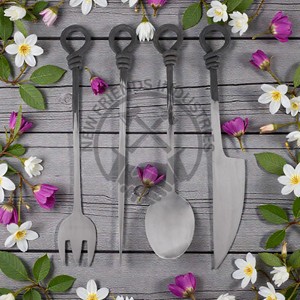 Ensemble de couverts médiévaux tendance, forgé à la main, en acier inoxydable 430, ensemble de couverts de fête, ensemble de couverts faits à la main sur mesure avec du cuir - Product Image 6