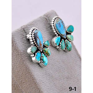 Boucles d'oreilles clous serties de pierres émeraude faites à la main, style Southwest # 8 boucles d'oreilles turquoise et argent sterling avec motif floral - Product Image 3