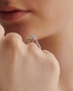 Bague solitaire ronde Halo bicolore vintage de style ancien Bague solitaire en diamant de laboratoire Pierre principale Bague en or massif 14k - Product Image 6