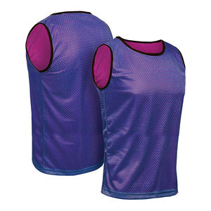 Maillots d'entraînement de football personnalisés en gros, durables, réversibles, en maille, pour équipes de football - Product Image 2