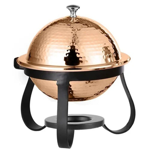 Plat à réchaud en cuivre martelé avec support en fer noir Garde les aliments au chaud lors des buffets et des événements - Product Image 1