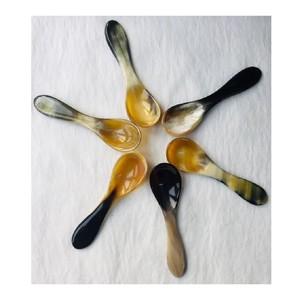 Véritable cuillère en corne de buffle Couverts au design traditionnel pour restaurant Couverts en corne naturelle de table Ustensile de service - Product Image 1
