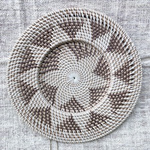 Plaque de chargement en rotin noir napperon plaques de chargement faites à la main prix bon marché OEM accepté style unique - Product Image 5