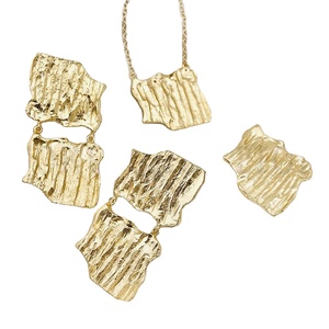 Conjunto de joyería de lujo de diseñador Colgante de pendiente chapado en oro con anillo de cadena ajustable SKU7349 único para bodas y fiestas - Product Image 1