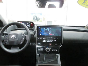 SUV eléctrico modelo 2023 perfectamente utilizado con sistema de tracción total de 4 puertas embellecedor XLE avanzado y un interior cómodo - Product Image 4