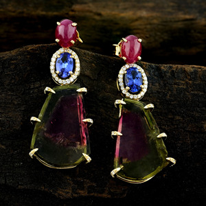 Venta al por mayor de oro amarillo sólido de 18 quilates, pendientes de diamantes de piedras preciosas naturales múltiples, pendientes de tuerca finos, forma Irregular para mujeres, rubí natural - Product Image 3