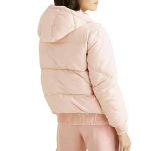 Veste d'hiver matelassée rose pour femme avec col montant, fermeture éclair, design uni, doublure en nylon, bouton en tricot, motif de logo, décoration, vente - Product Image 3