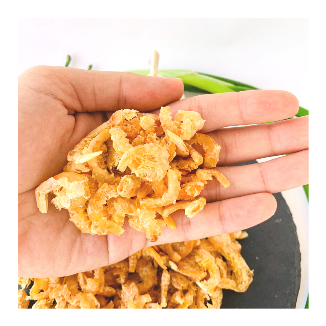 Высококачественная высушенная креветка 12 кг, белая, производство из Малайзии, необработанная форма, высушенная большая креветка с упаковкой в торговую коробку