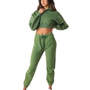 Ensemble de sweat à capuche court avec logo personnalisé pour femmes, survêtement court à capuche pour femmes, mode ultime, 2026 - Product Image 1