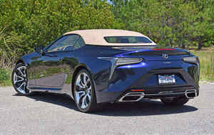 NOUVELLE ARRIVÉE - VOITURE D'OCCASION EN EXCELLENT ÉTAT - Lexus LC 500 Cabriolet 2023 - PRÊTE À ÊTRE EXPÉDIÉE - Product Image 5