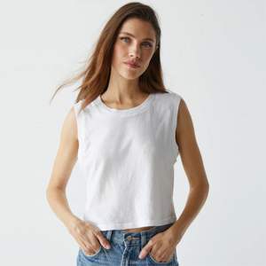 Top court tendance pour femme-Élégant et confortable, parfait pour les tenues décontractées et les journées d'été, disponible en différentes couleurs - Product Image 3