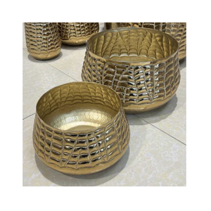 Handmade Designing Outdoor and Indoor Metal Planter And Flowers Pots Tabletop Planter For Living Room Use Home Decoration