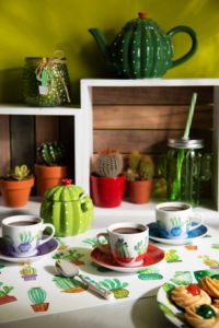 Set di 6 tazze da caffè espresso rotonde moderne multicolor in porcellana resistente con piattini da 9 cl (3 oz) Cactus di Excelsa dipinte a mano - Product Image 2