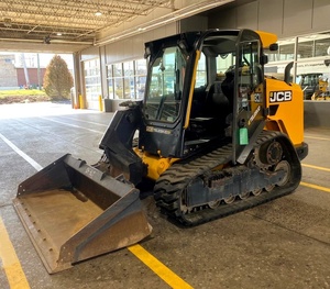 Cargador Telescópico JCB 3TS 8T de Alta Calidad, Tractor con Brazo Telescópico, Potencia Hidráulica Auxiliar, Cuchara QT Lista para Trabajar y Operar - Product Image 6