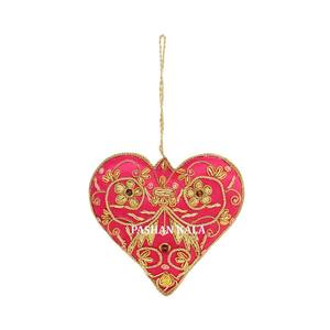 งานปักมือผ้าสีชมพูอินเดีย ประดับด้วยดิ้นทองและลูกปัด รูปหัวใจ สำหรับตกแต่งเทศกาลคริสต์มาส - Product Image 1