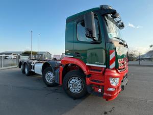 Camión Tractor Mercedes-Benz Actros 3240 8X2 Diésel Euro 5 Transmisión Manual Capacidad de Carga 31-40T Dirección Izquierda Nuevo - Product Image 3