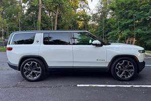 2025 Ri Vian R1S AWD Caja de cambios automática de coche de bajo kilometraje Dirección izquierda Gas oscuro/condición eléctrica - Product Image 2