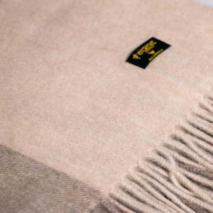 Plaid 100% cachemire de Mongolie 130*170cm, teinte naturelle - Product Image 3