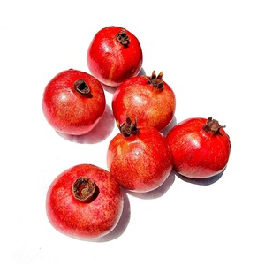 Melograni freschi di colore rosso naturale naturale melograni freschi succosi e dolci con 100% puro gusto naturale fresco della fattoria - Product Image 1