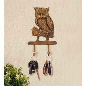 Ganchos para llaves de latón antiguo hechos a mano con detalles Vintage para decoración rústica y de granja o ecléctica del hogar - Product Image 1