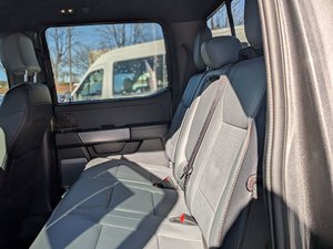 Ford F-150 Lightning LARIAT 2023 d'occasion en excellent état - Product Image 5