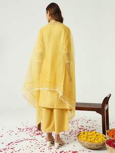 Kurta et palazzo en soie jaune pour femmes avec Dupatta brodé du pakistanais Shalwar Kameez Robe pour femmes 3 pièces - Product Image 6