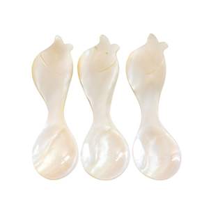 Cuillère en nacre blanche polie, cuillère à caviar faite à la main pour dîner de luxe, restaurant, hôtel, vente en gros du Vietnam - Product Image 2