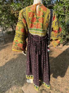 Cómodo y transpirable vestido Kuchi afgano al por mayor nuevos vestidos Kuchi afganos para colección de fiesta proveedor directo de fábrica - Product Image 3