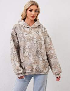 Sweatshirt à capuche camouflage pour femmes Sweat-shirt à capuche oversize en polaire feuille d'érable Manches longues Automne Trendy Pullover Hoodie avec poche - Product Image 3