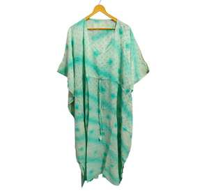 Bata de Seda Suave Azul Claro y Blanca, Bata Multicolor, Ropa de Dormir, Bata de Sari de Seda Reciclada Vintage India, Kimono para Niñas - Product Image 5