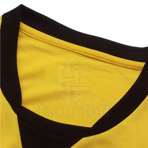 Vente en gros uniforme de maillot de football à sublimation vierge personnalisé, nouveaux vêtements de football à quantité minimale de commande bas avec nom de l'équipe à vendre - Product Image 3