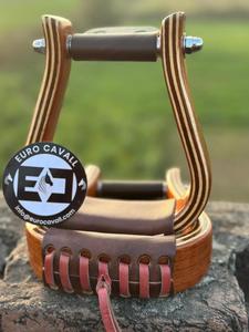 อานม้าคุณภาพสูง ปี 2026 ยี่ห้อ Euro Cavall Industries รุ่น ECI-WSW-001 สไตล์ตะวันตก ทำจากไม้สีเข้ม พร้อมพื้นยาง รับผลิตตามแบบ OEM - Product Image 3