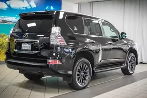 2021 Lexus UX 460เครื่องยนต์เทอร์โบระดับพรีเมี่ยม AWD Dark เบาะหนังภายในพวงมาลัยซ้ายเกียร์อัตโนมัติที่มีขนาดยาง R18 - Product Image 3