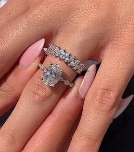 Anillo de Compromiso de Moissanita con Corte Ovalado, Conjunto de Anillos de Boda para Ella, Anillo de Promesa, Regalo de Boda, Elegante Anillo de Matrimonio - Product Image 5