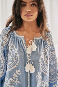 Novo Atacado Ucraniano Blusas Mulheres Plus Size Mão Bordada Mangas Elásticas Ajustáveis E Exquisite Tassel Blusa Tops