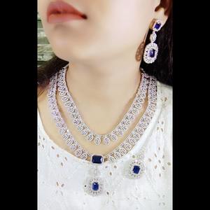 ชุดสร้อยคอทรงหยดน้ำตาที่สง่างามพร้อมต่างหูที่เข้าคู่กันสำหรับชุดเจ้าสาวและในโอกาสเทศกาลที่มีหินประกาย - Product Image 1