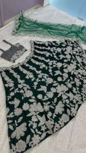 Lehenga Choli nupcial elegante y hermoso adornado con cuentas de cristal y piedras de seda para bodas nuevas 2025 lahen - Product Image 5