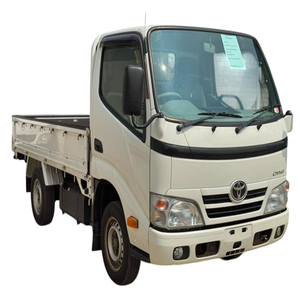 Camión Toyota Dyna 300 usado, caja de cambios Manual con volante a la izquierda, neumáticos R20, asientos de tela de combustible diésel, cámara trasera, buen estado a la venta - Product Image 2
