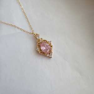 Pendentif élégant en quartz rose, argent sterling 925 plaqué or 14 carats, bijoux faits à la main, cadeau pour elle - Product Image 4