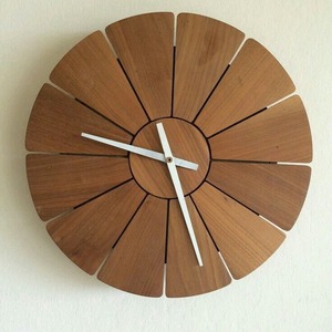 Horloge murale en bois - Product Image 1