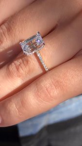 Anillo de compromiso de Plata de Ley 925, corte esmeralda, racimo de diamantes cultivados en laboratorio, estilo de moda, anillo de diamante libre de conflictos certificado IGI - Product Image 6