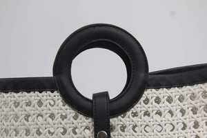 Meilleures ventes Sac à main de plage d'été en PVC pour femmes, cadeau élégant de mode du Vietnam avec poignées d'anneau - Product Image 2