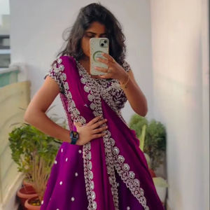 Hermosa diseñadora Organza Lehenga Choli Collection Catálogo completo disponible a tarifa mayorista, Colección Premium. - Product Image 1